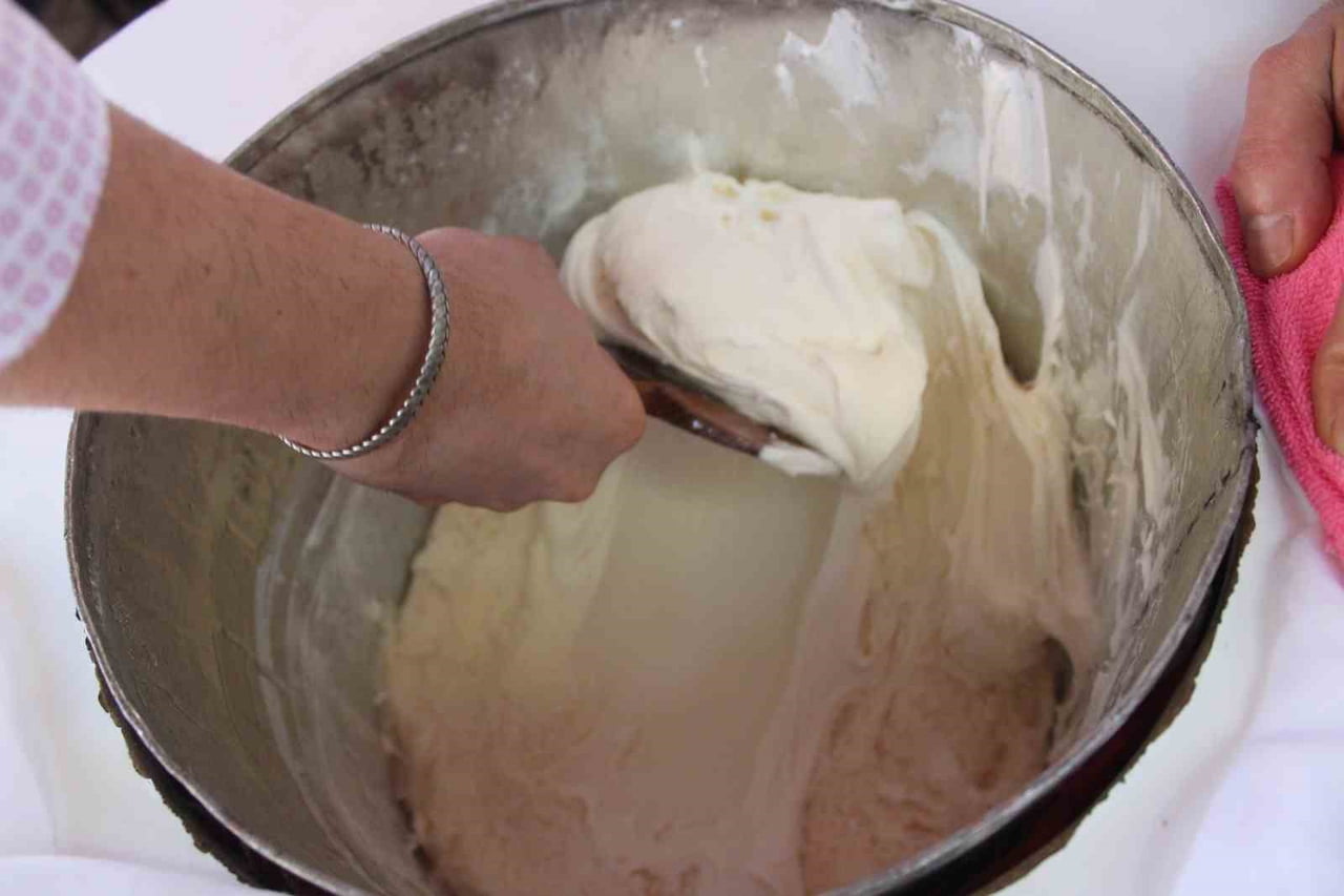 GİRESUN’UN GÖRELE İLÇESİNDE YÜZ YILI AŞKIN GELENEKSEL LEZZET COĞRAFİ İŞARETLİ GÖRELE DONDURMASI...