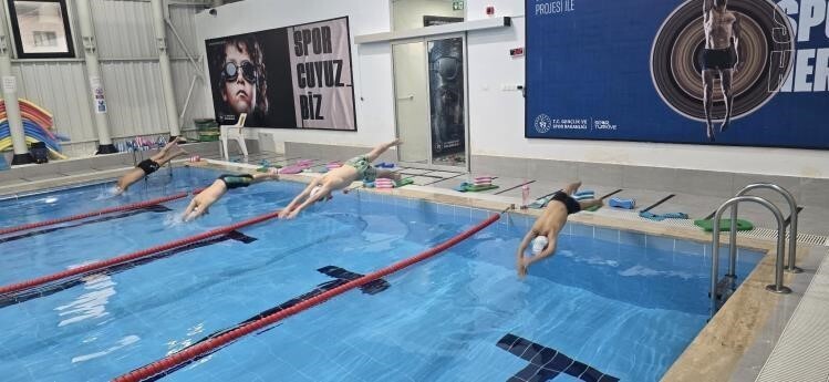 GÖLPAZARI'NDA YÜZME ANTRENMANI GERÇEKLEŞTİRİLDİ