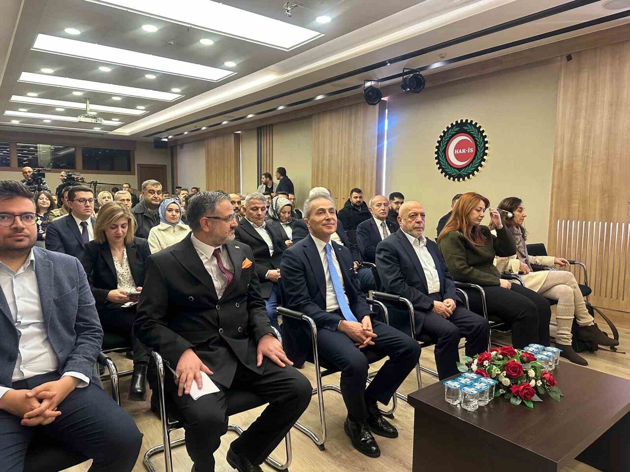 HAK İŞÇİ SENDİKALARI KONFEDERASYONU (HAK-İŞ) BAŞKANI MAHMUT ARSLAN, "GÖÇMENLERİN HAKLARINI BU...