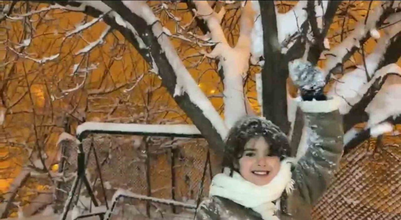 HAKKARİ’DE ETKİLİ OLAN YOĞUN KAR YAĞIŞI NEDENİYLE 281 YERLEŞİM YERİNİN ULAŞIMA KAPANMASI VE...