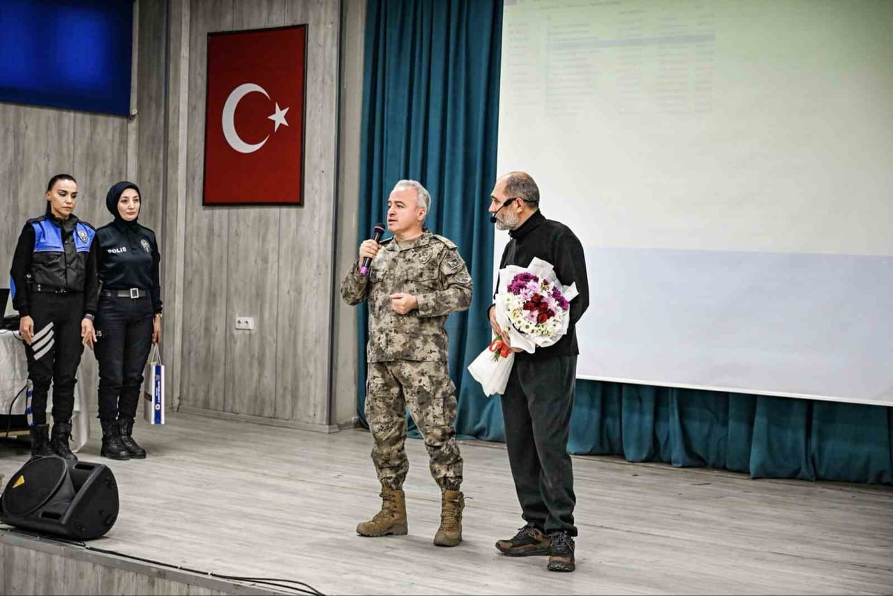 HAKKÂRİ’DE PERSONELİN MORAL, MOTİVASYON VE MEMNUNİYET DÜZEYİNİ EN ÜST SEVİYEDE TUTMAK AMACIYLA...