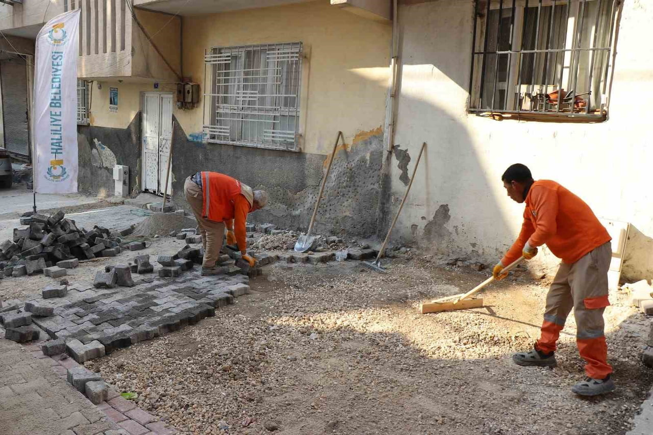 HALİLİYE'DE ÜST YAPI ÇALIŞMALARI SÜRÜYOR