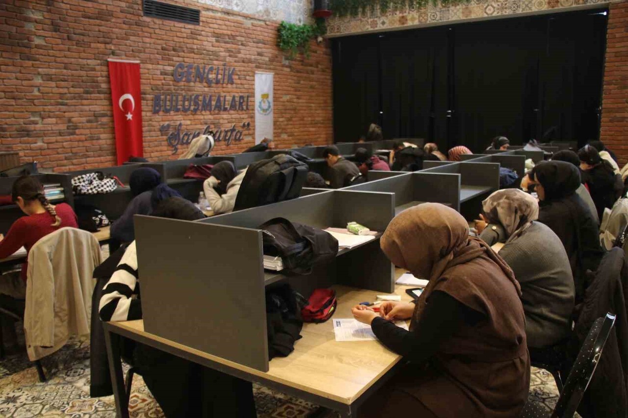 HALİLİYE’DEKİ ÖĞRENCİLERE EĞİTİM DESTEĞİ