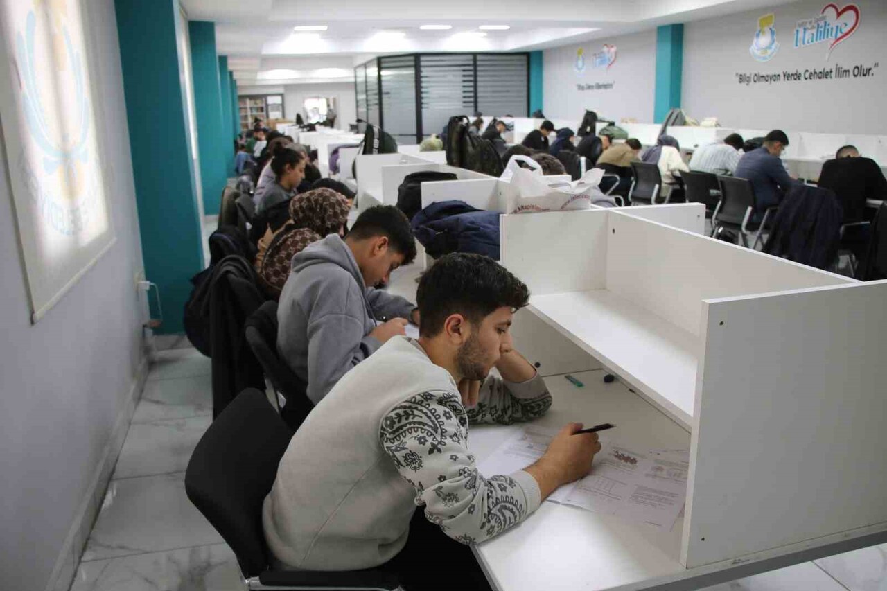 HALİLİYE’DEKİ ÖĞRENCİLERE EĞİTİM DESTEĞİ