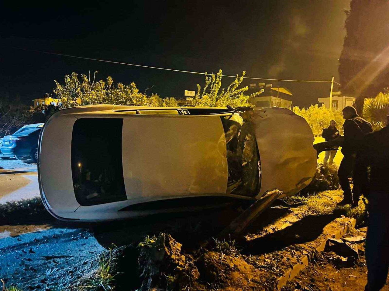 HATAY'DA DÖNÜŞ YAPMAK İSTEYEN TOFAŞ İLE ÇARPIŞAN OTOMOBİLİN TAKLA ATTIĞI ANLAR KAMERAYA...