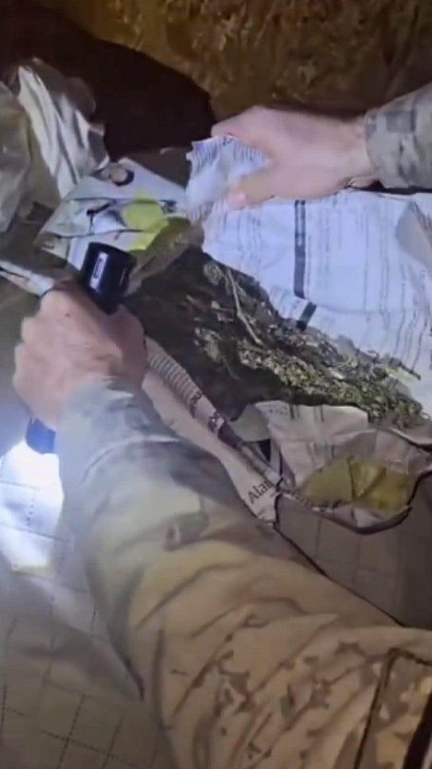 HATAY’DA JANDARMA EKİPLERİ TARAFINDAN BİR ADRESTE YAPILAN ARAMADA EŞYALARIN İÇERİSİNE SAKLANMIŞ...