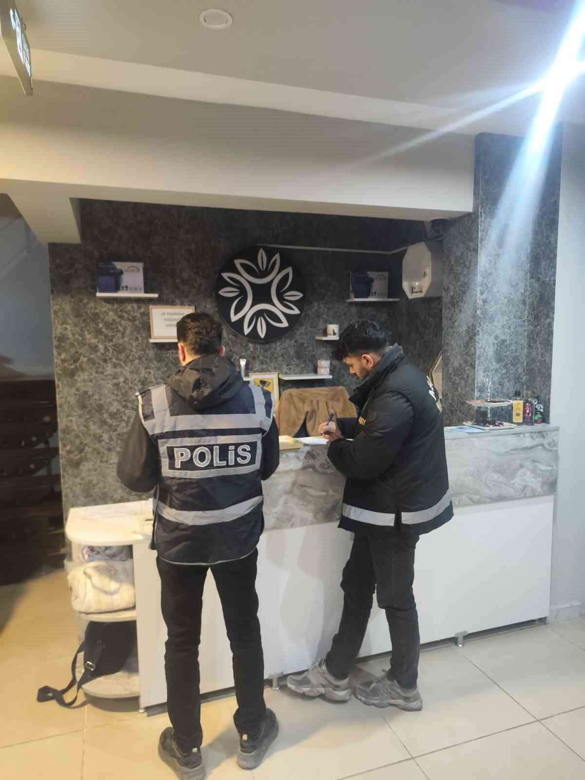 HATAY’DA MASAJ VE SPA SALONLARINA DENETİM: 4 İŞ YERİ MÜHÜRLENDİ