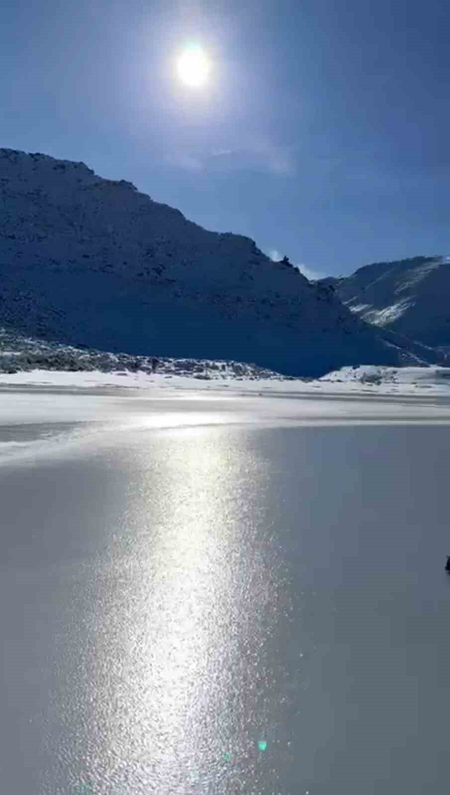HAVA SICAKLARININ NORMALE DÖNMEYE BAŞLAMASIYLA RİZE’DE ‘ADALI GÖL’ OLARAK BİLİNEN KOÇDÜZÜ...