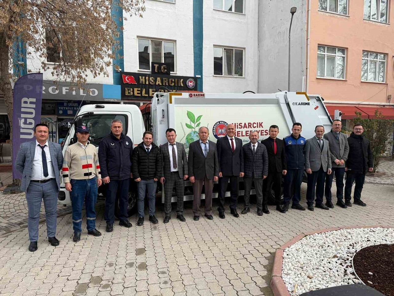 HİSARCIK BELEDİYESİ’NE YENİ ÇÖP TOPLAMA ARACI