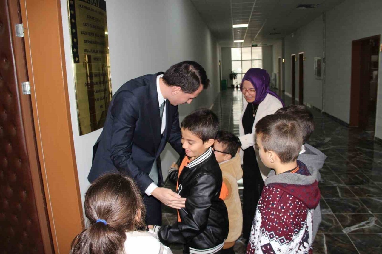 HİSARCIK KAYMAKAMI ATAM, ÖZEL ÖĞRENCİLERİ MAKAMINDA AĞIRLADI