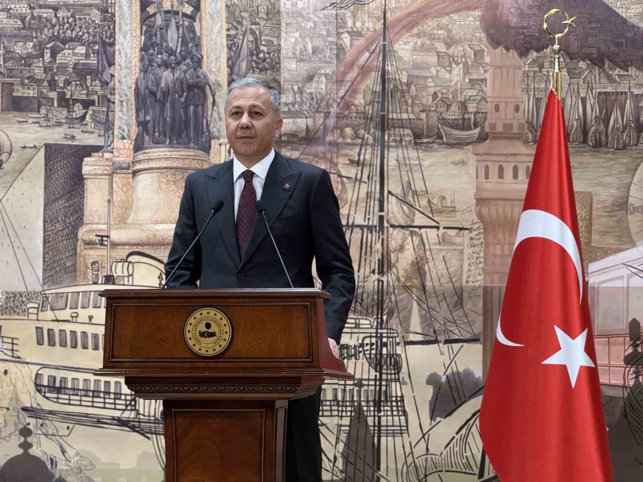 İÇİŞLERİ BAKANI ALİ YERLİKAYA