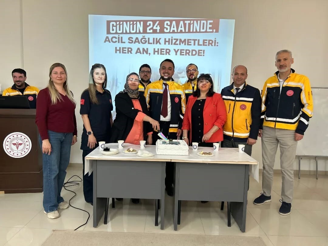İĞDE’DE 1–7 ARALIK ACİL SAĞLIK HİZMETLERİ HAFTASI KAPSAMINDA, İL SAĞLIK MÜDÜRÜ DR. ÖĞRETİM ÜYESİ...
