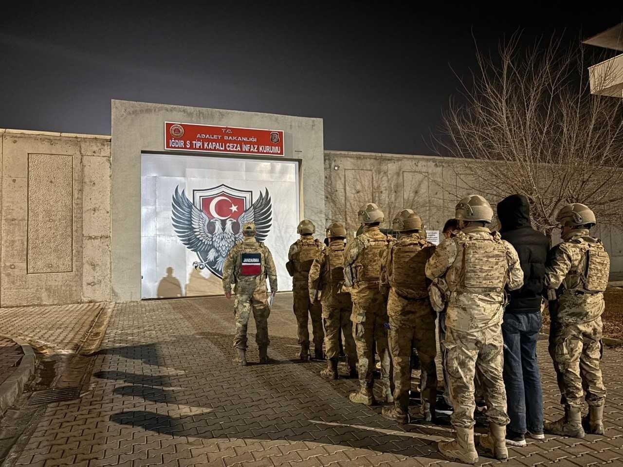 IĞDIR’DA UYUŞTURUCU OPERASYONU: 6 ZANLI TUTUKLANDI