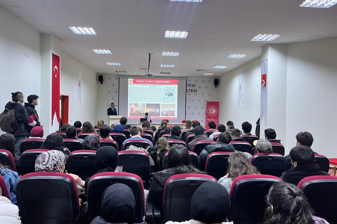 İKTİSADİ VE İDARİ BİLİMLERİ FAKÜLTESİNDE KARİYER ETKİNLİĞİ GERÇEKLEŞTİRİLDİ