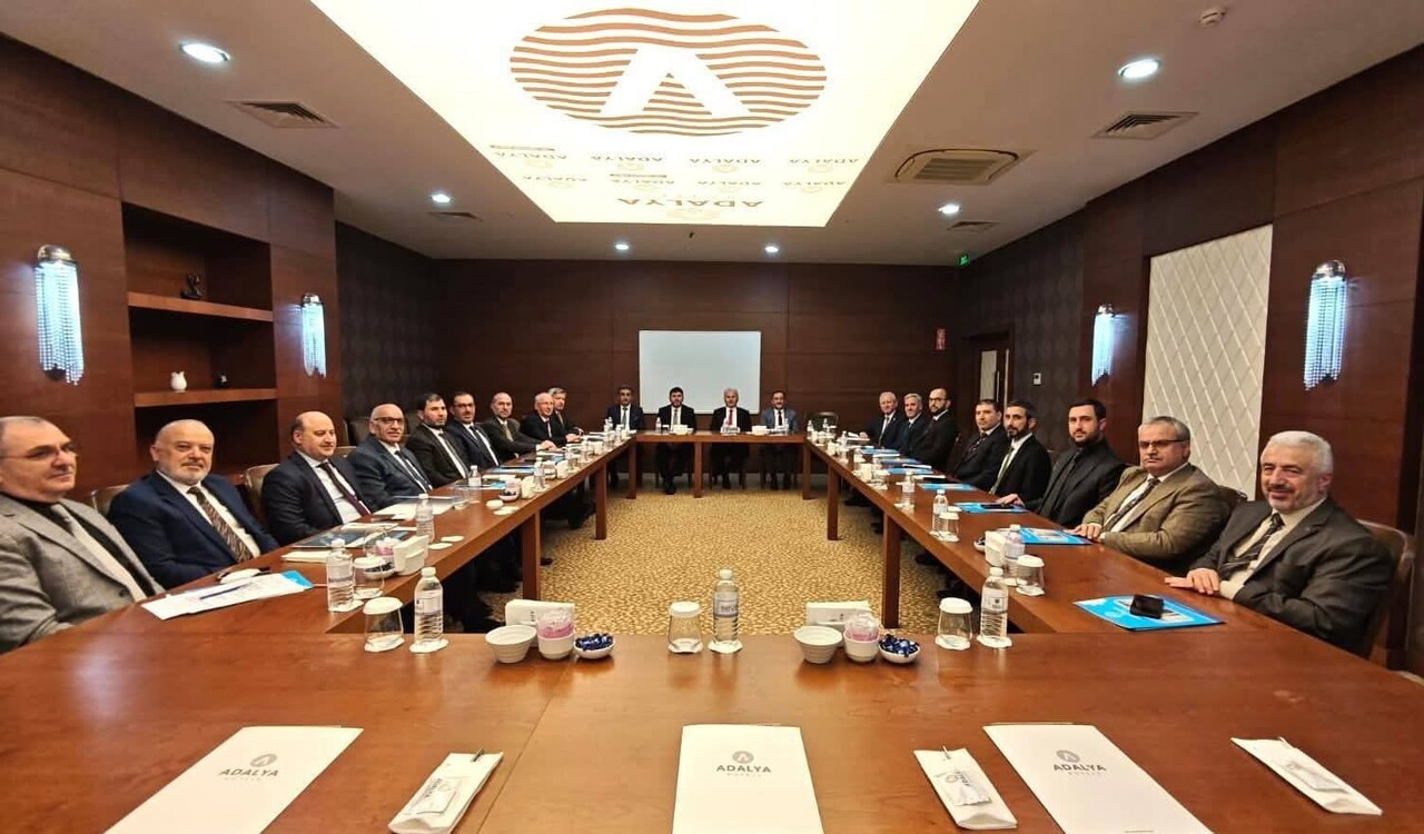 İLÇE MÜFTÜLERİ TOPLANTISI MANAVGAT’TA GERÇEKLEŞTİRİLDİ