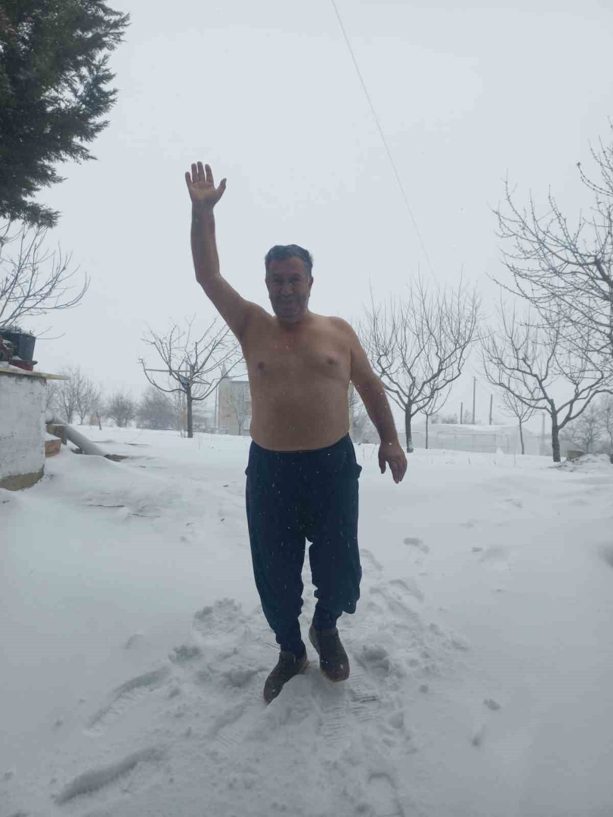 İLHAMİ ÇELİK, SABAH SAATLERİNDEN İTİBAREN BAŞLAYAN VE KENT GENELİNDE HALEN ETKİSİNİ SÜRDÜREN KAR...