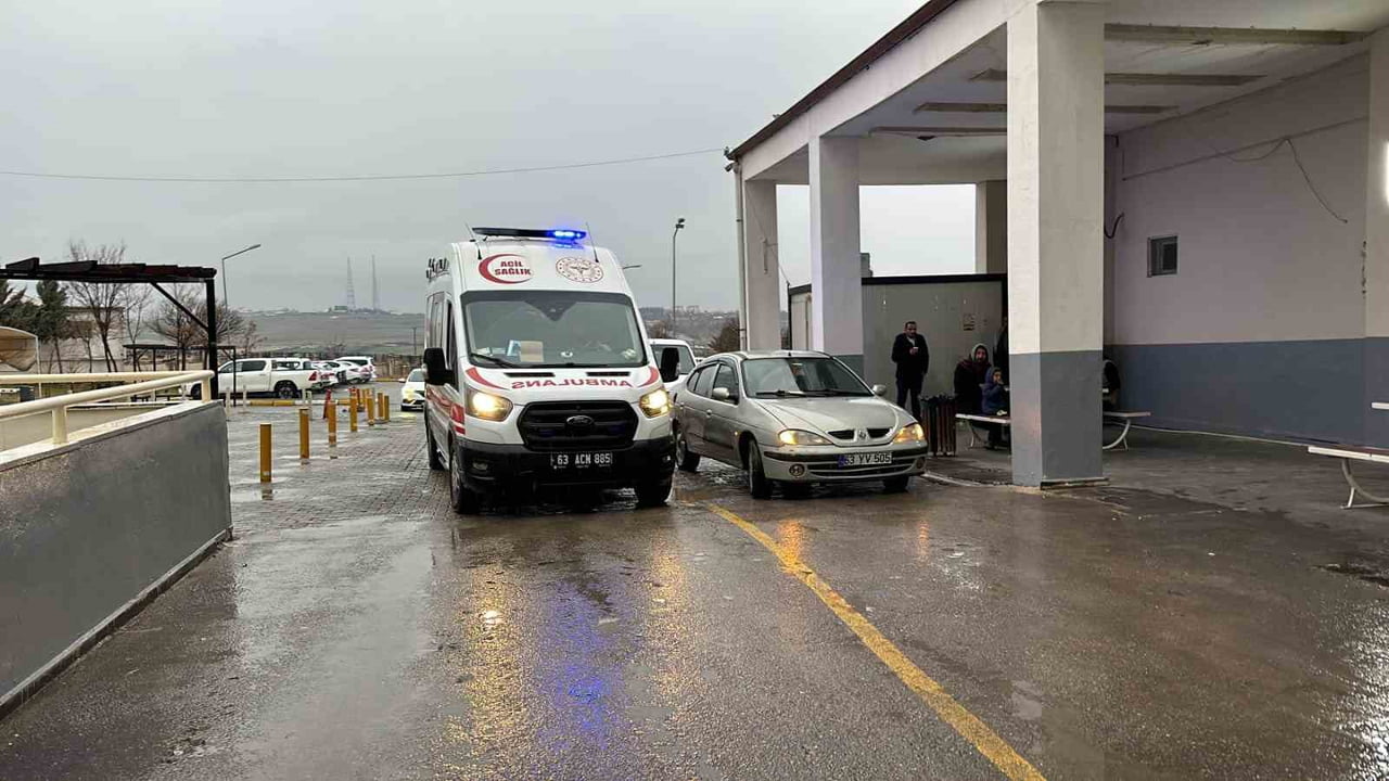 İMHAN SAĞIR VE OĞLU RAMAZAN SAĞIR, AMBULANSLA HASTANEYE GÖTÜRÜLÜRKEN YOLDA HAYATINI...
