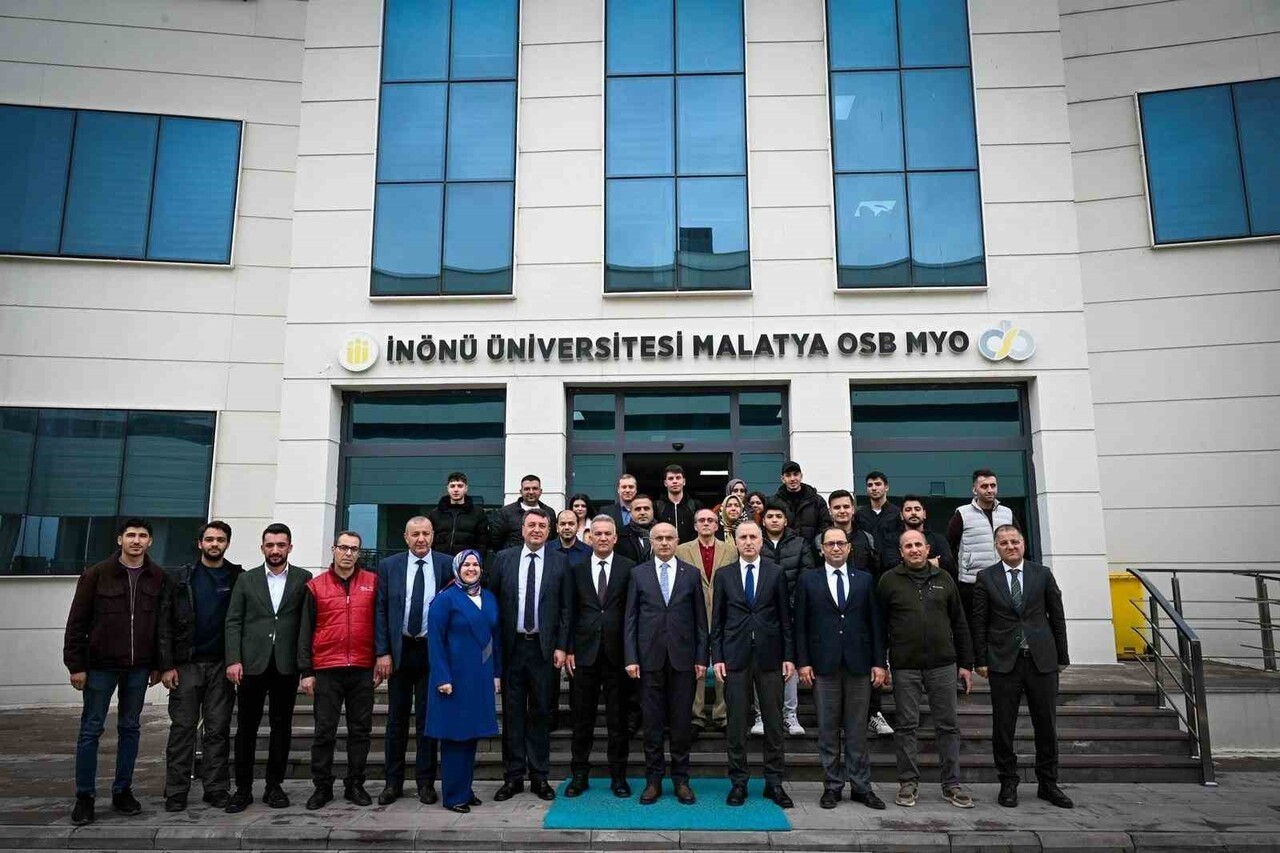 İNÖNÜ ÜNİVERSİTESİ OSB MESLEK YÜKSEKOKULU ÖĞRENCİLERİYLE SÖYLEŞİDE BULUŞAN MALATYA BÜYÜKŞEHİR...