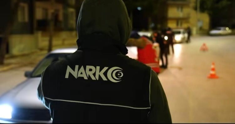 ISPARTA'DA POLİS EKİPLERİNCE GERÇEKLEŞTİRİLEN ÇALIŞMALARDA 26 AYRI YAKALAMA YAPILIRKEN, ÇOK SAYIDA...