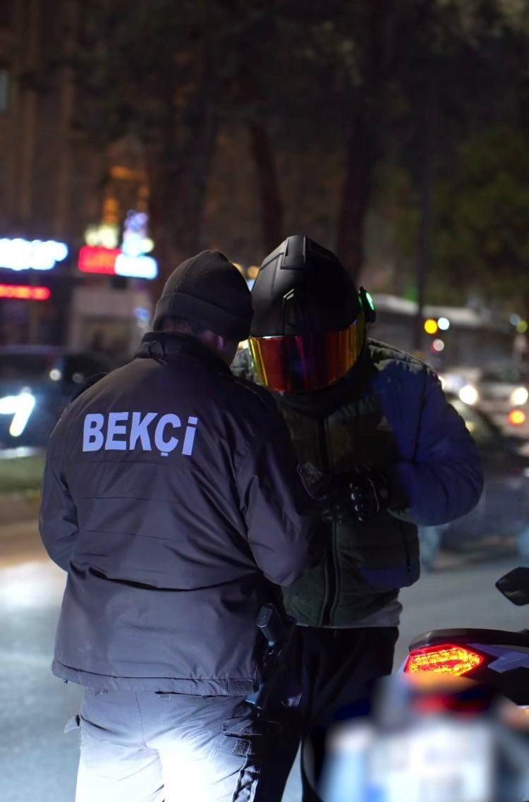 ISPARTA'DA POLİS EKİPLERİNCE SON BİR HAFTADA GERÇEKLEŞTİRİLEN DENETİMLERDE BİNLERCE ŞAHIS VE ARAÇ...