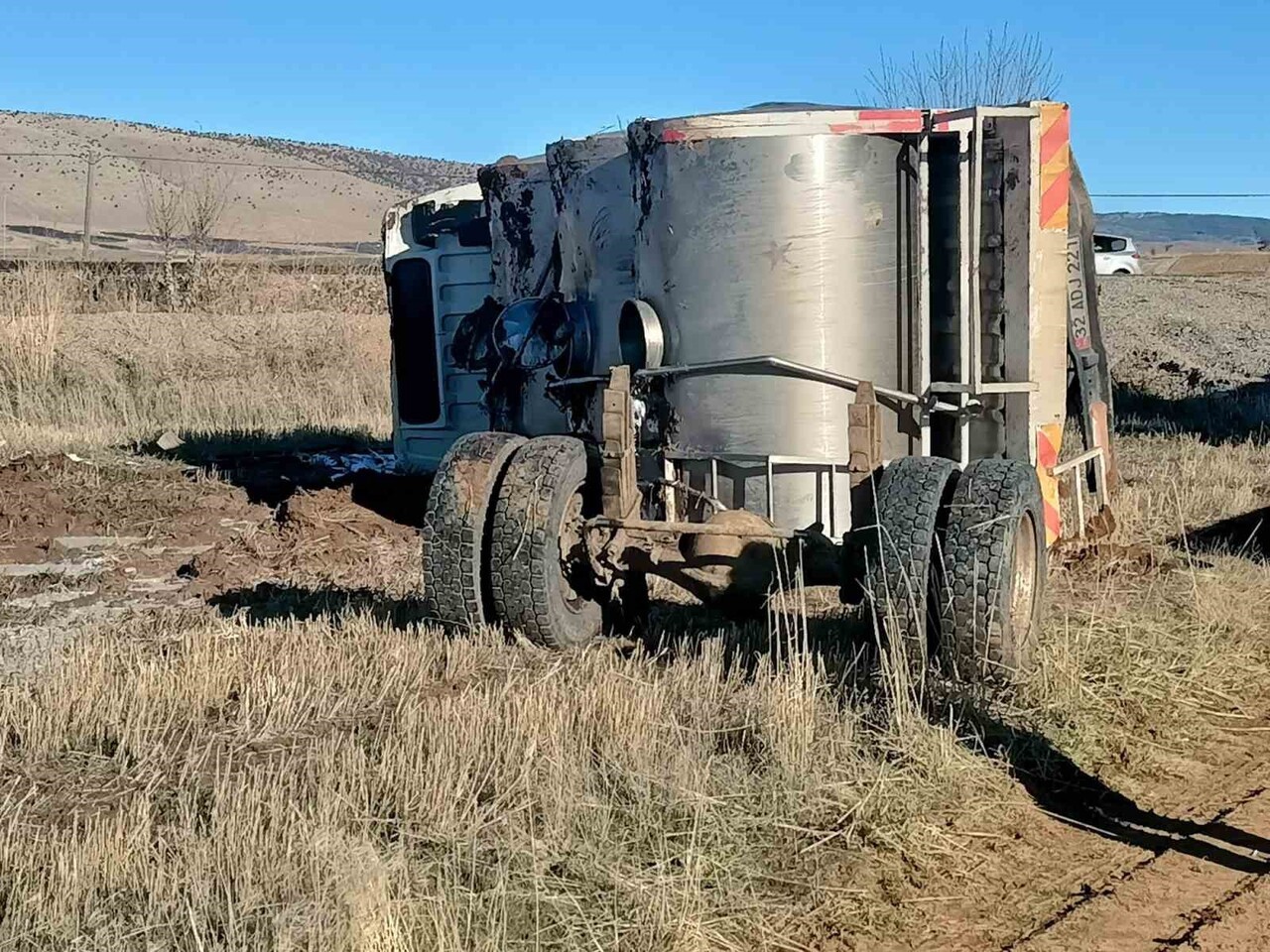 ISPARTA’NIN ŞARKİKARAAĞAÇ İLÇESİNDE SÜRÜCÜSÜNÜN DİREKSİYON HÂKİMİYETİNİ KAYBETMESİ SONUCU...