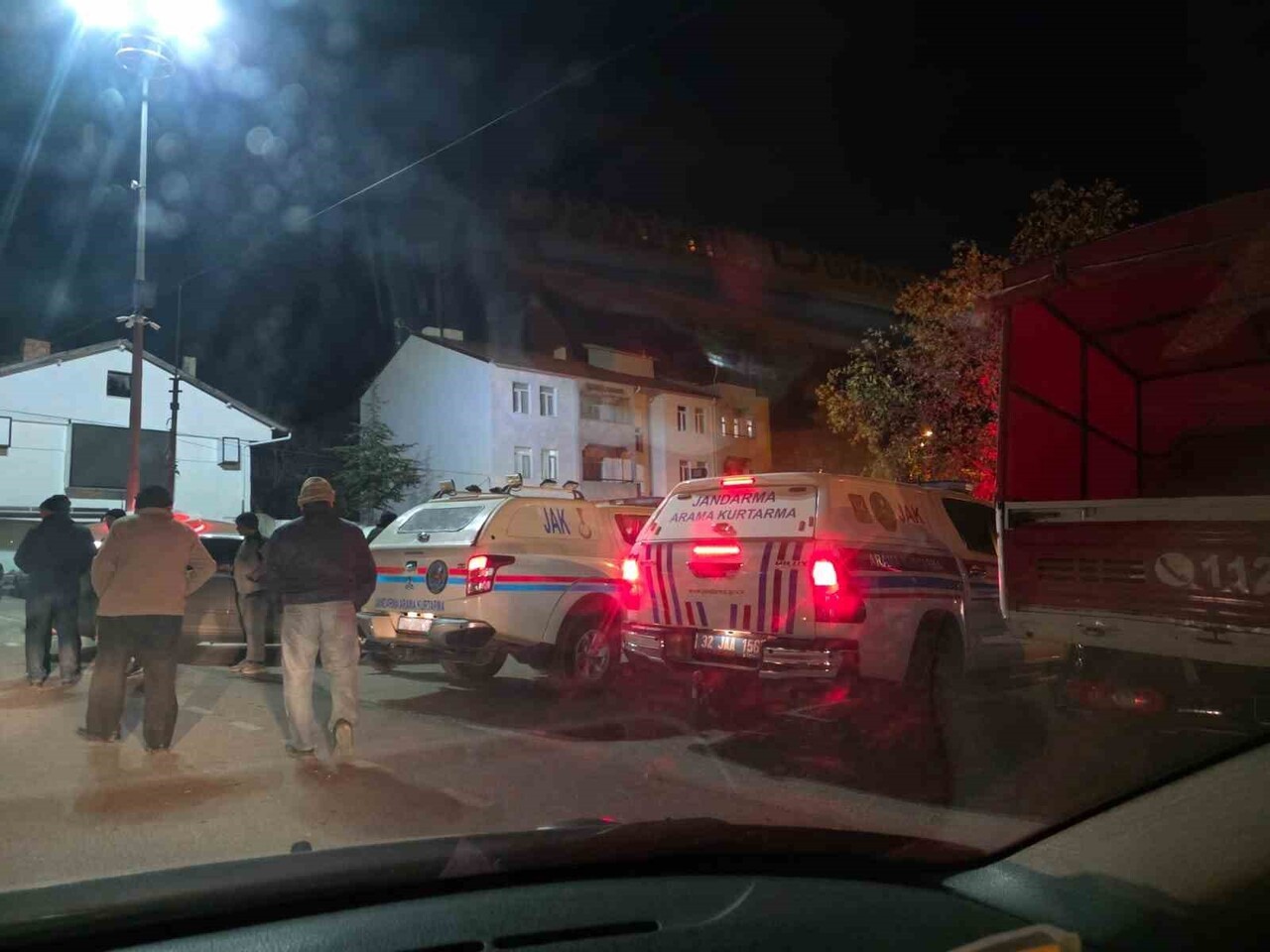 ISPARTA’NIN SAV KASABASI’NDA EVDEN AYRILDIKTAN SONRA KAYBOLAN 12 YAŞINDAKİ ÇOCUK, AKILLI SAATİ...