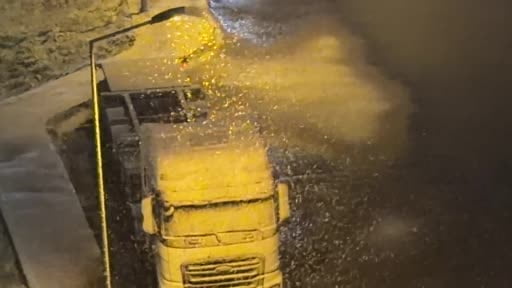 İstanbul’da kar yağışı etkisini artırarak devam ediyor