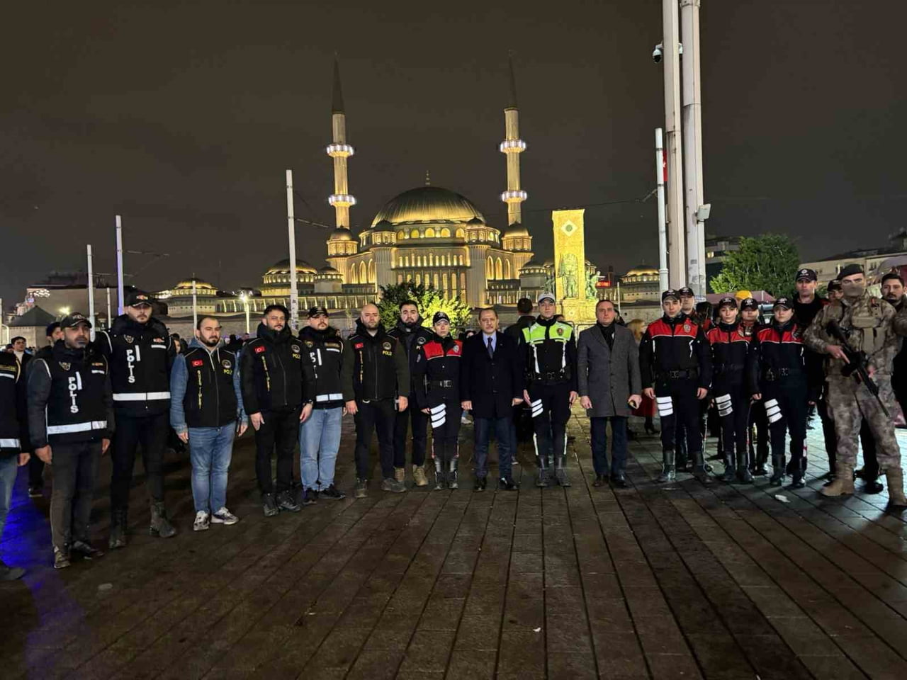 İSTANBUL İL EMNİYET MÜDÜRÜ SELAMİ YILDIZ "BU ŞEHİR BİZİM ŞEHRİMİZ, BİZ İSTANBUL’UN...