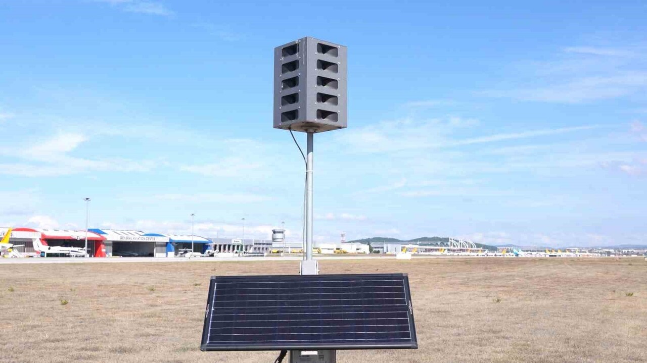 İSTANBUL SABİHA GÖKÇEN ULUSLARARASI HAVALİMANI'NDA UÇUŞ EMNİYETİNİ TEHDİT EDEN KUŞ VE DİĞER YABAN...