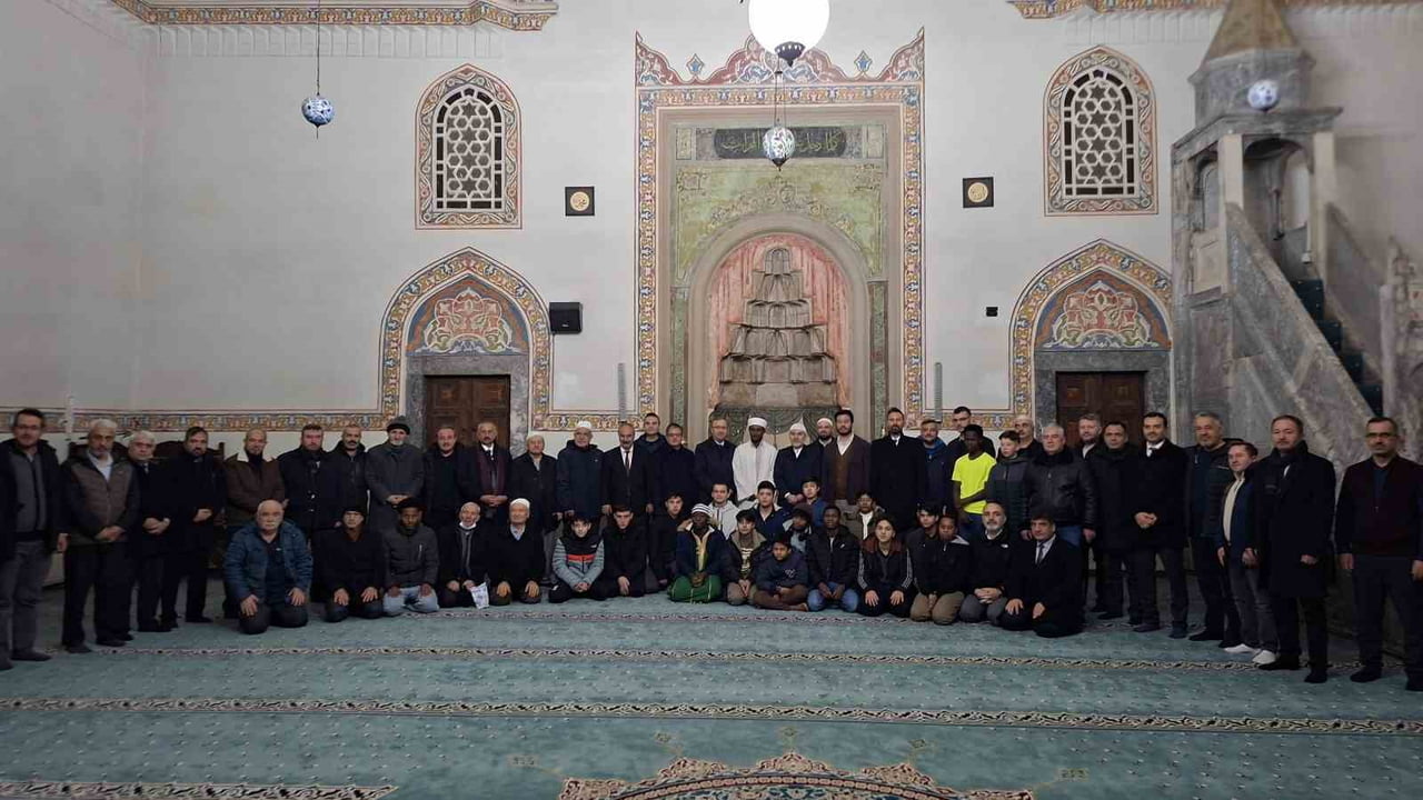 İSTİKLAL MARŞI'NIN YAZARI AKİF ESKİŞEHİR'DE HATİM DUASIYLA ANILDI