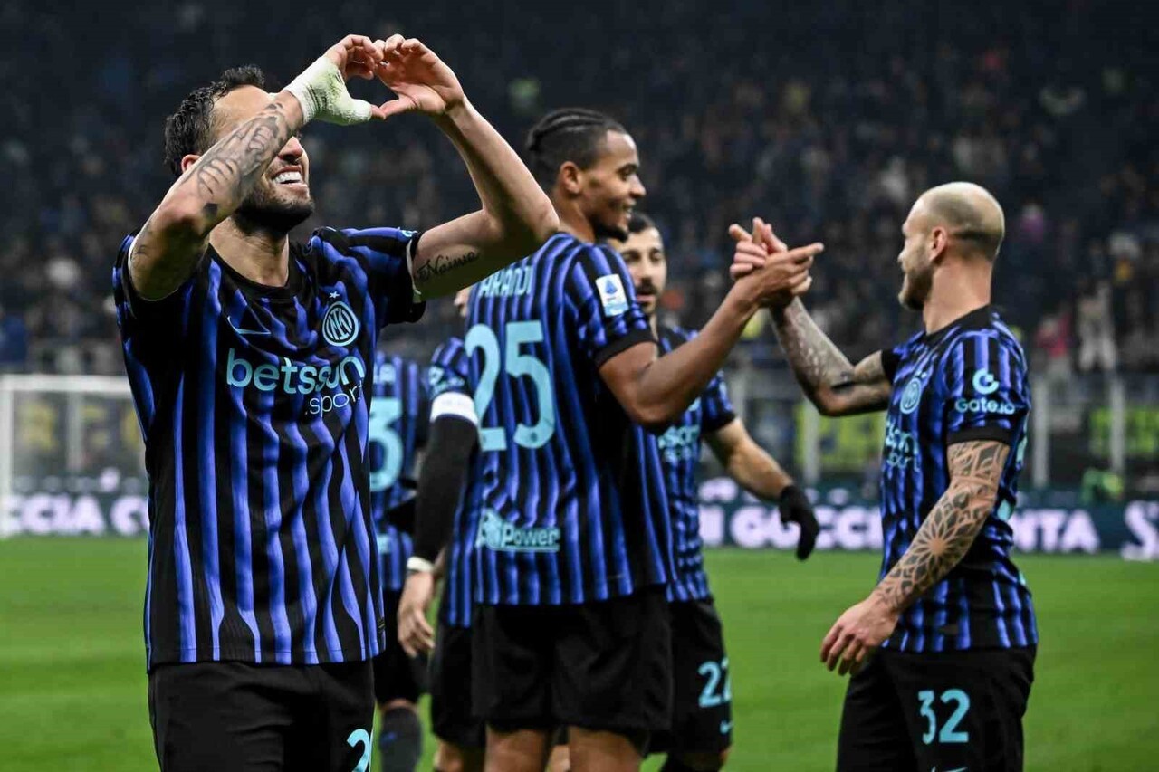 İTALYA SERİE A'NIN 14. HAFTASINDA INTER SAHASINDA COMO'YU 4-0 MAĞLUP EDERKEN, EV SAHİBİ EKİBİN 3....