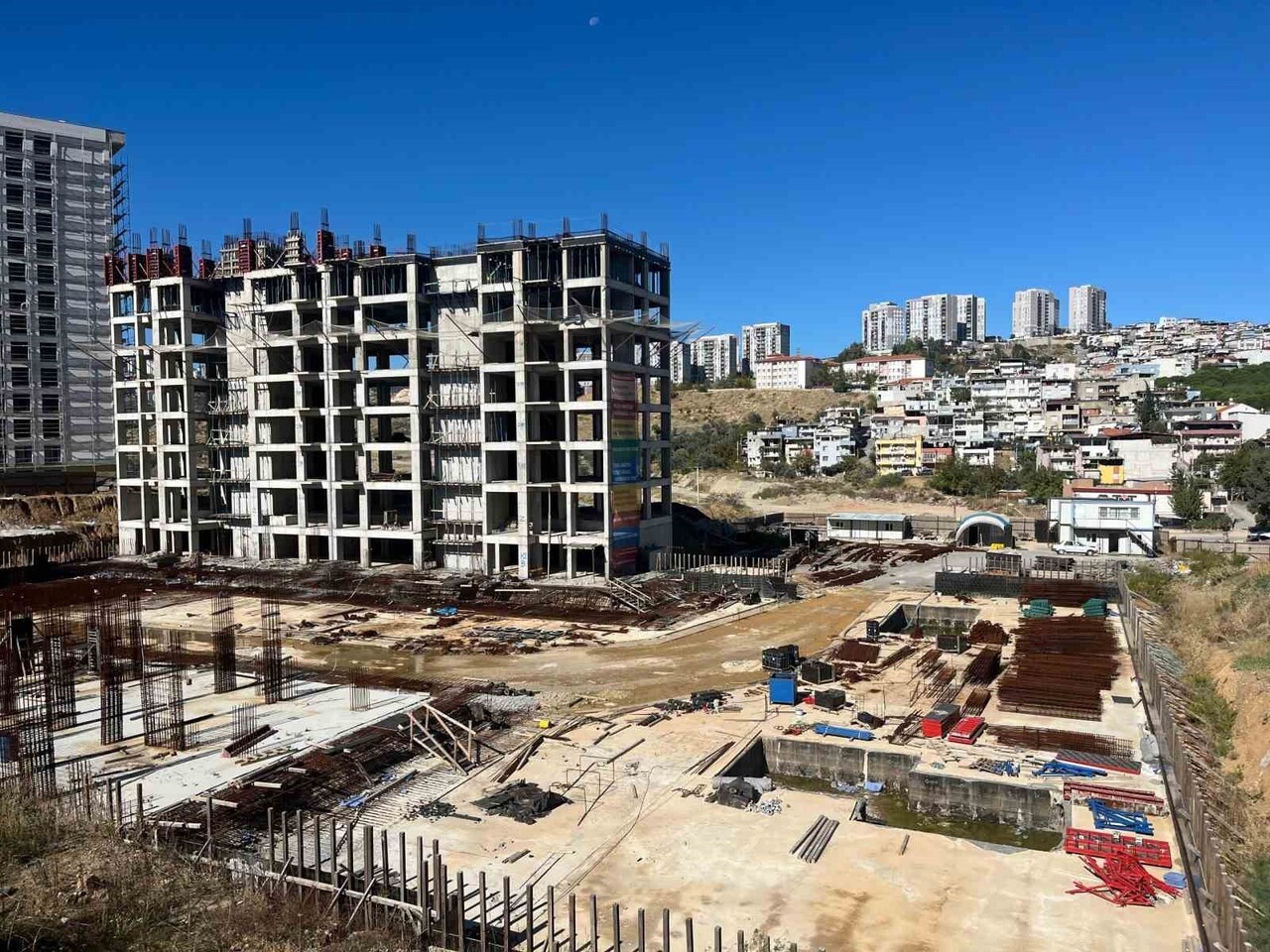 İZMİR BÜYÜKŞEHİR BELEDİYESİ İŞTİRAKİ İZBETON'DA YOLSUZLUK VE USULSÜZLÜK YAPILDIĞI İDDİALARI...