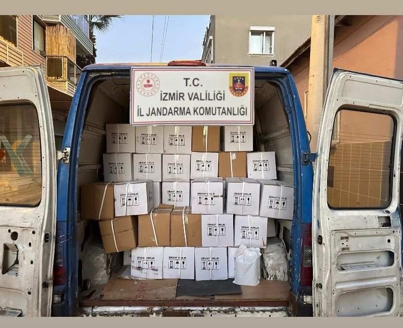 İZMİR’DE JANDARMA EKİPLERİ TARAFINDAN YAKLAŞAN YILBAŞI ÖNCESİ SAHTE ALKOL ÜRETİMİ VE TİCARETİNE...