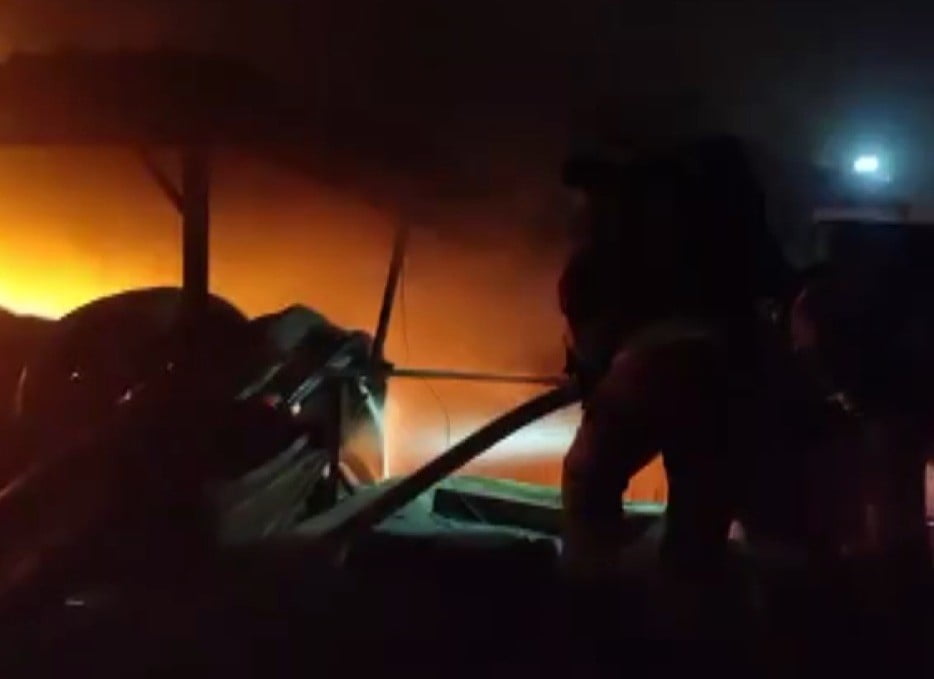 KAHRAMANMARAŞ'TA BİR İŞ YERİNDE ÇIKAN YANGIN EKİPLERİN MÜDAHALESİYLE SÖNDÜRÜLDÜ