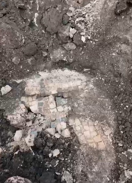 KAHRAMANMARAŞ’IN ANDIRIN İLÇESİNDE YÜRÜTÜLEN MOZAİK ARAMA ÇALIŞMALARI SIRASINDA KAZININ İŞ...