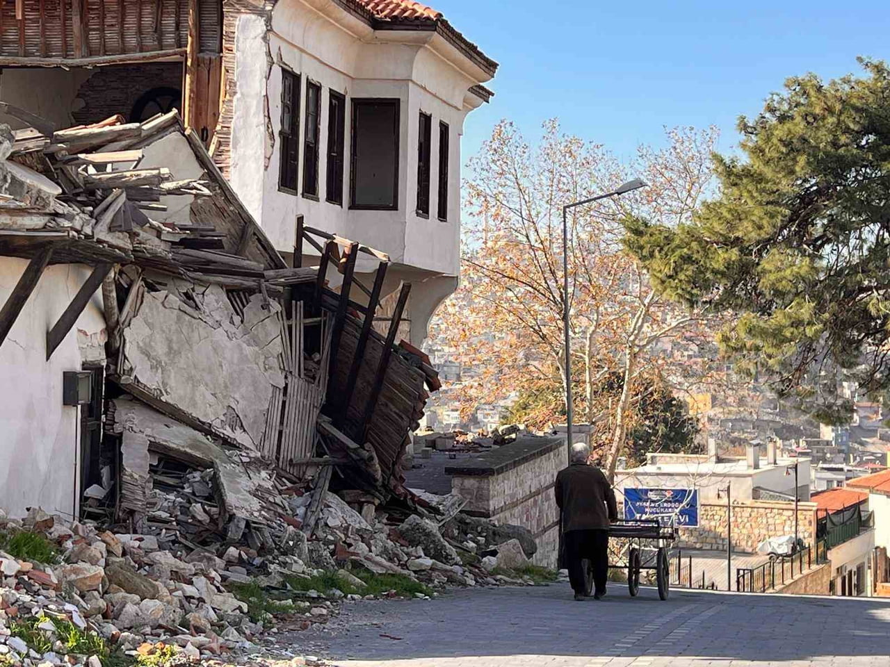 KAHRAMANMARAŞ’IN DULKADİROĞLU İLÇESİNDE YER ALAN, TARİHİ DOKUSUYLA BİLİNEN MAHALLELERDE HANLAR VE...