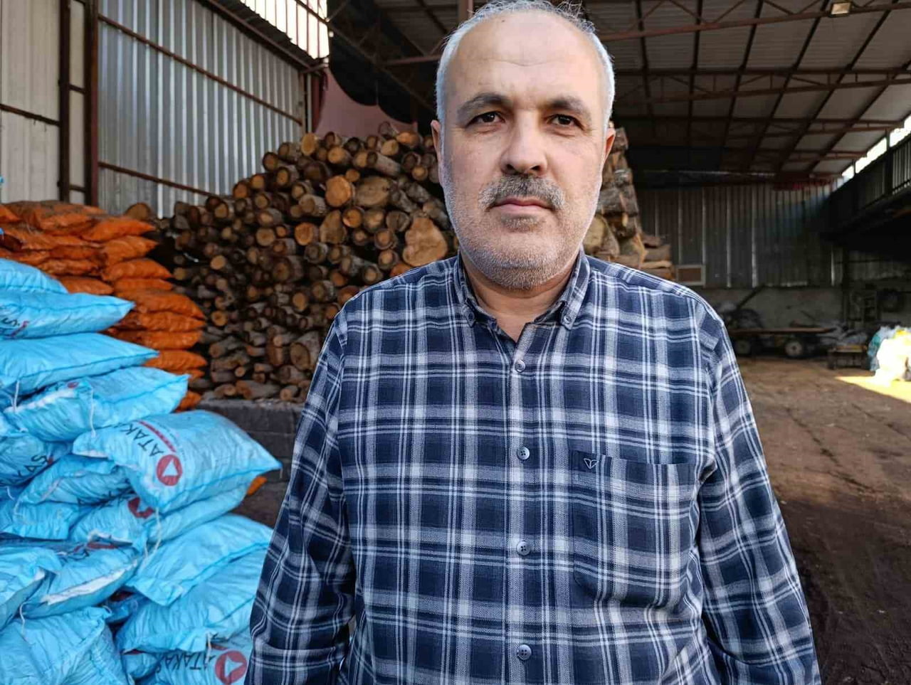 KAHRAMANMARAŞ’TA ESKİ SOBA VE KÖMÜRLÜ EVLERİN DEPREMDE YIKILMASIYLA KENT MERKEZİNDE DOĞALGAZLI...