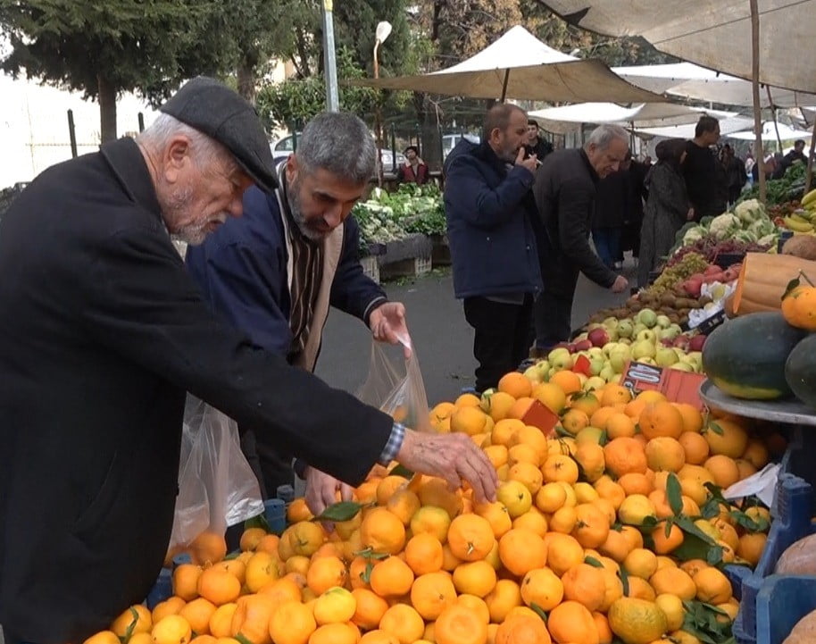 KAHRAMANMARAŞ’TA KIŞ MEVSİMİNİN ETKİSİNİ GÖSTERMESİYLE BİRLİKTE SEMT PAZARLARINDA KIŞ SOFRALARINA...