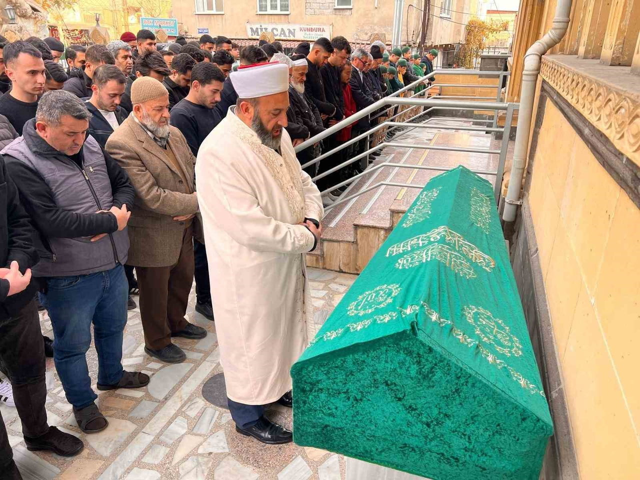 KAHRAMANMARAŞ’TA OTOMOBİLİN MOTOSİKLETE ÇARPMASI SONUCU MEYDANA GELEN TRAFİK KAZASINDA HAYATINI...