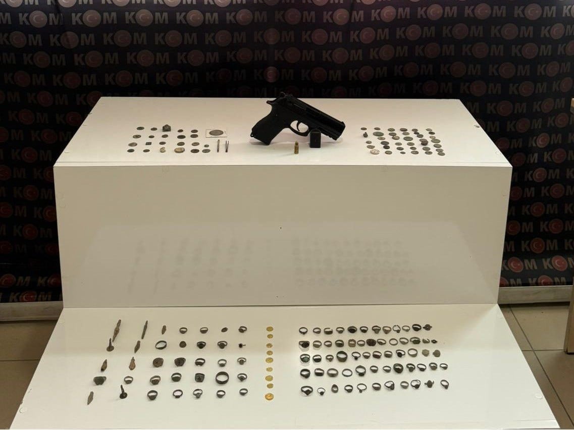 KAHRAMANMARAŞ’TA POLİS EKİPLERİNCE DÜZENLENEN İKİ AYRI OPERASYONDA UYUŞTURUCU MADDE, TARİHİ ESER...