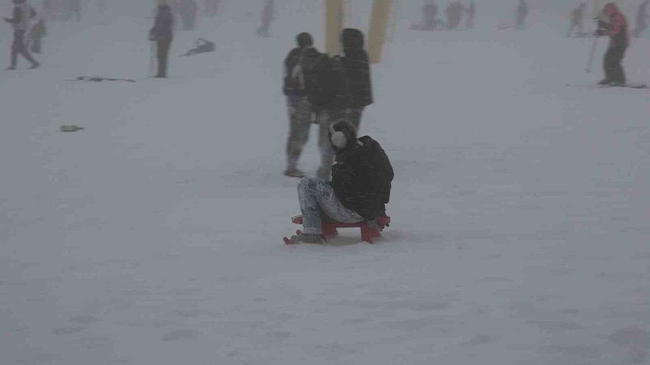 .KAR KALINLIĞI 25 SANTİMETREYE ULAŞTI