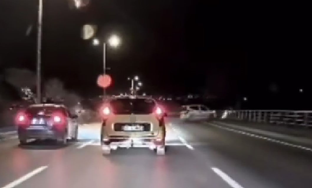 KARABÜK'TE, OTOMOBİL İLE HAFİF TİCARİ ARACIN ÇARPIŞMASI SONUCU 3 KİŞİNİN YARALANDIĞI KAZA ANINA...