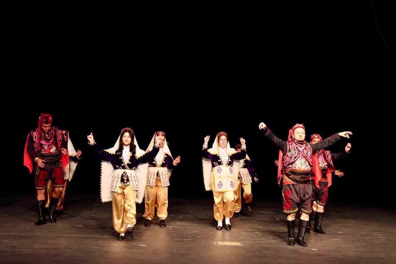 KARABÜK’TE 3 ARALIK DÜNYA ENGELLİLER GÜNÜ DOLAYISIYLA 100. YIL KÜLTÜR MERKEZİNDE PROGRAM...