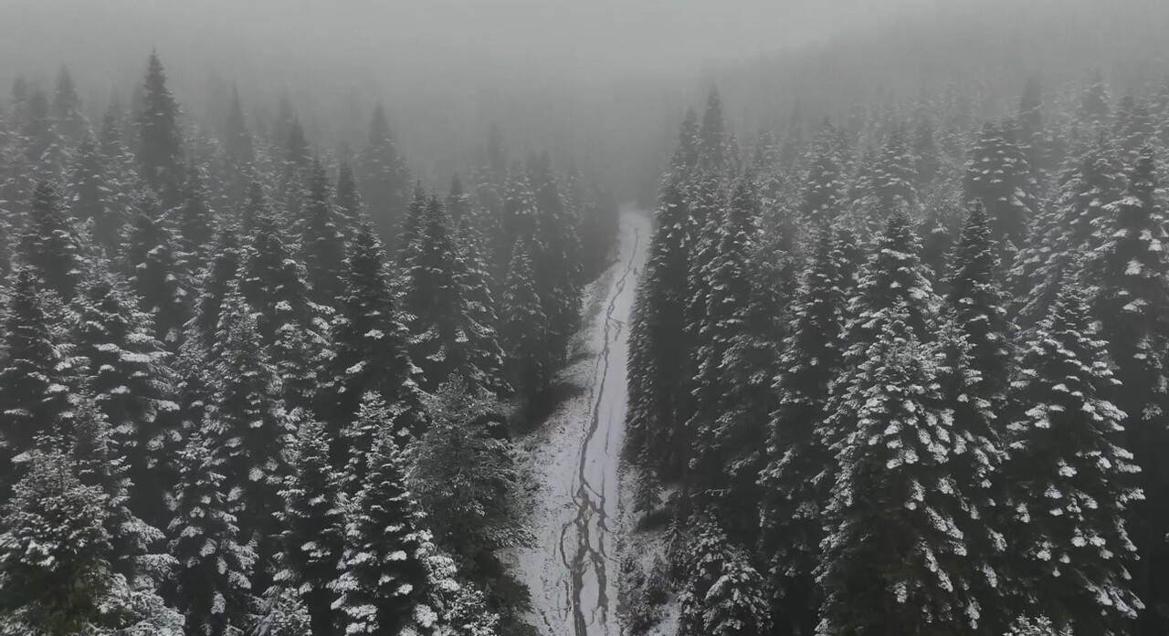 KARABÜK’TE ŞEHİR MERKEZİNDE YAĞMUR ETKİLİ OLURKEN, YÜKSEK KESİMLERDE KAR YAĞIŞIYLA DOĞA BEYAZ...