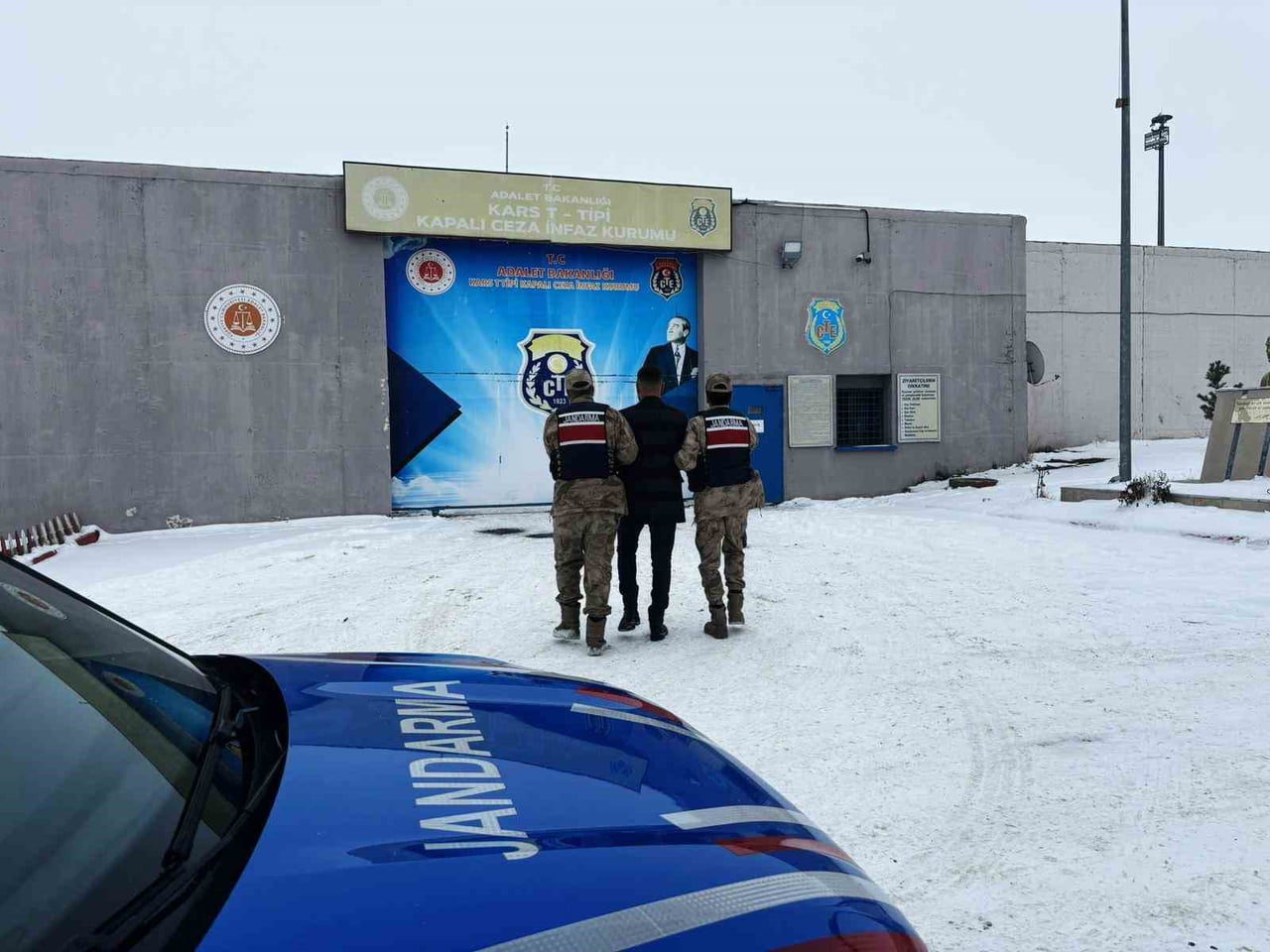 KARS’TA 15 YIL HAPİS CEZASIYLA ARANAN 1 KİŞİ YAKALANDI(KARS-İHA)