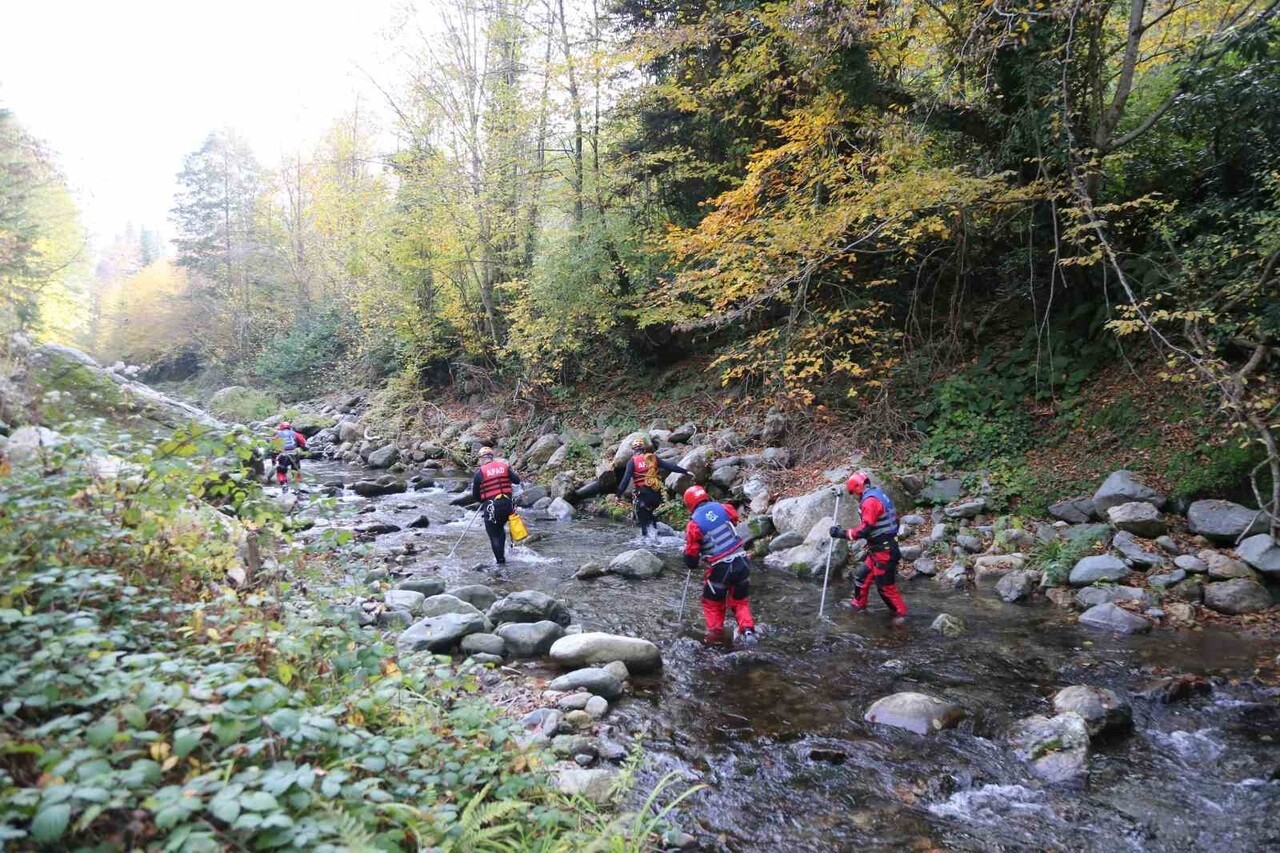 KASTAMONU'NUN BOZKURT İLÇESİNDE KAYBOLDUKTAN SONRA DERE YATAĞINDA ÖLÜ BULUNAN HURİYE HEVACI VE 5...