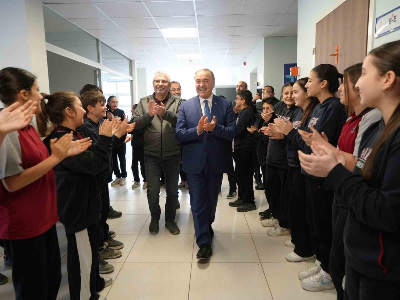 KASTAMONU’DA MESLEKTE 40 YILINI DOLDURARAK EMEKLİ OLAN 65 YAŞINDAKİ OKUL MÜDÜRÜ İLHAMİ YILMAZ İÇİN...