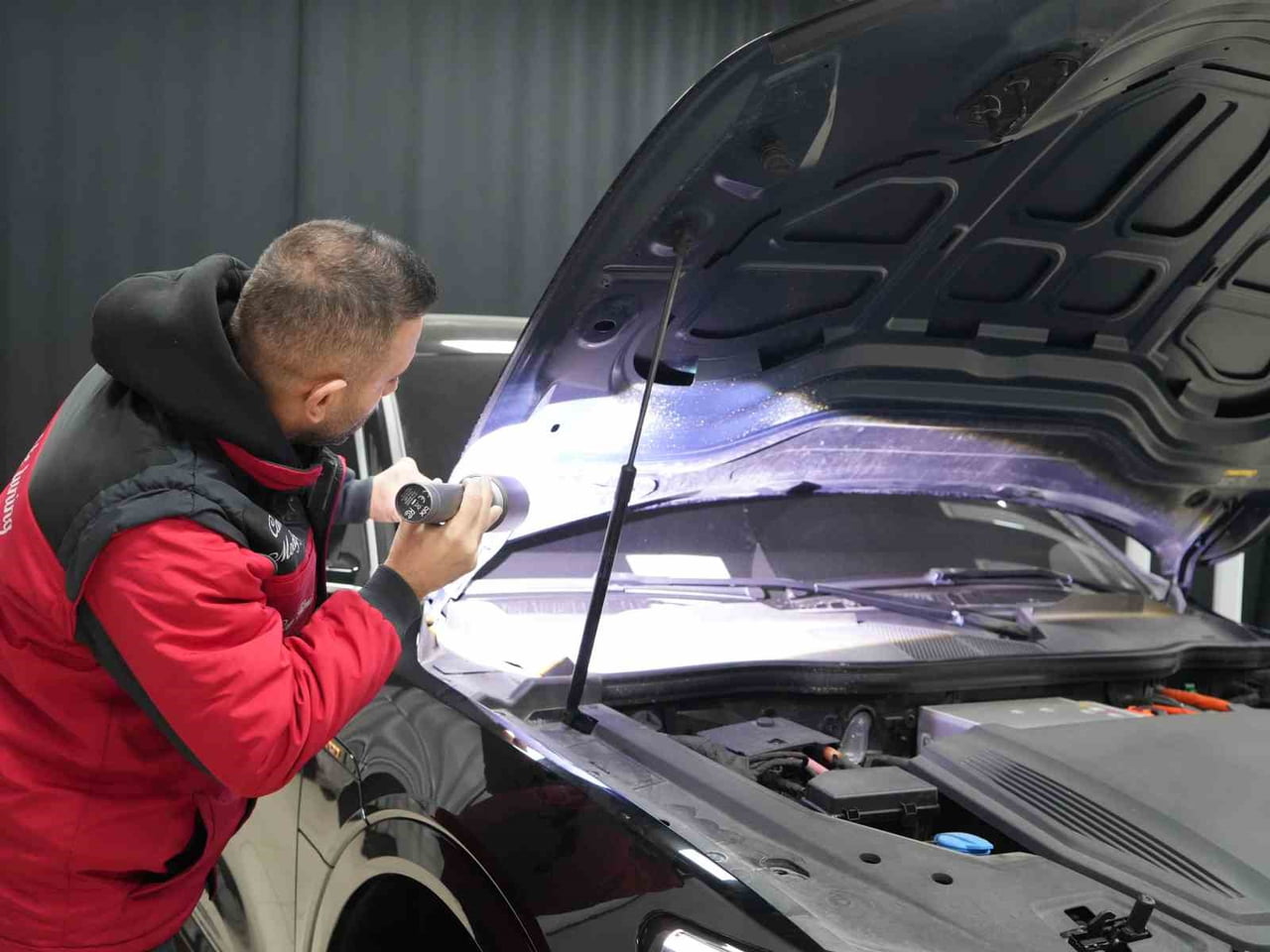 KASTAMONU’DA OTO EKSPERTİZ, PİYASA DEĞERİNİN ALTINDA SATILAN BİR ARAÇTA FİYAT ÇELİŞKİSİNİ FARK...