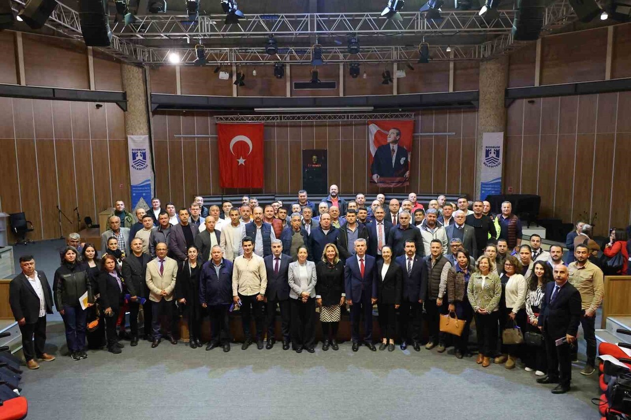 KAYMAKAMI ALİ SIRMALI BODRUM'UN SORUNLARINI MUHTARLARDAN DİNLEDİ