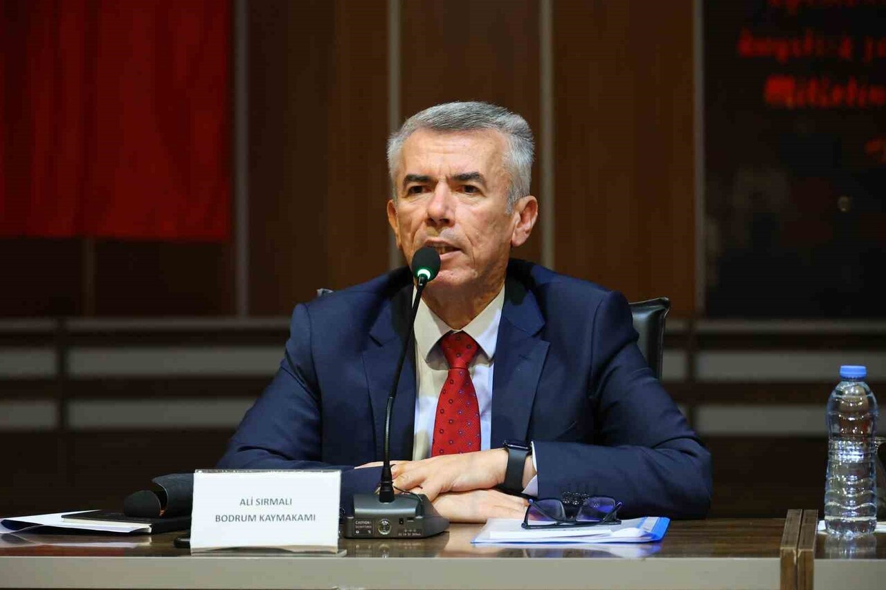 KAYMAKAMI ALİ SIRMALI BODRUM'UN SORUNLARINI MUHTARLARDAN DİNLEDİ